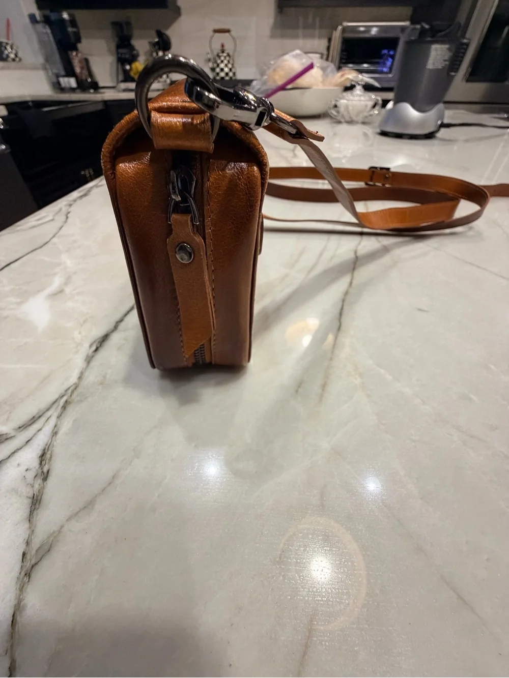 Vintage Leather Crossbody Bag in Brown - Classic Womens Shoulder Bag